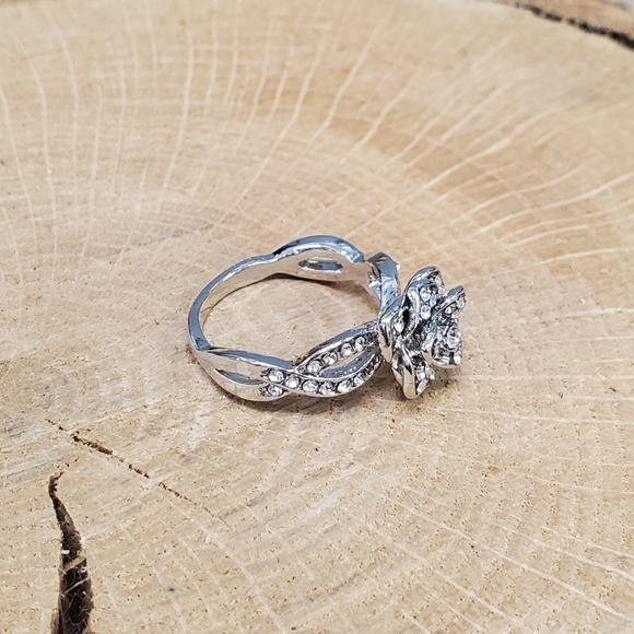 Ring - Picture 3 of 5